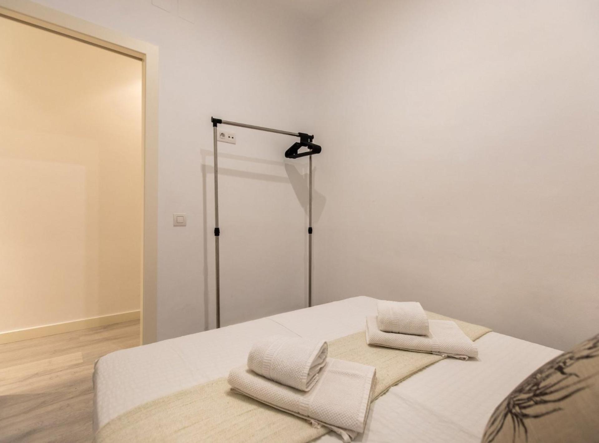 Pere Serafi 2 Bedroom Apartment Барселона Экстерьер фото